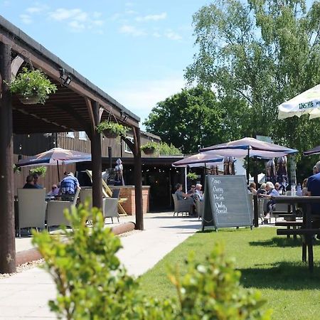 The Dolman At Ferndown Forest Golf Course מראה חיצוני תמונה